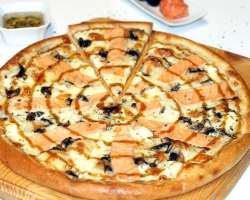 Пицца "Нежный лосось"