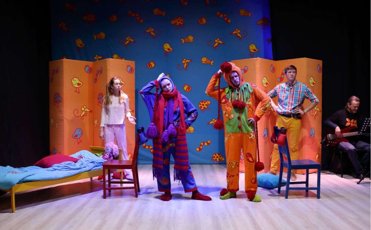 хныка и Гыка в Живом театре