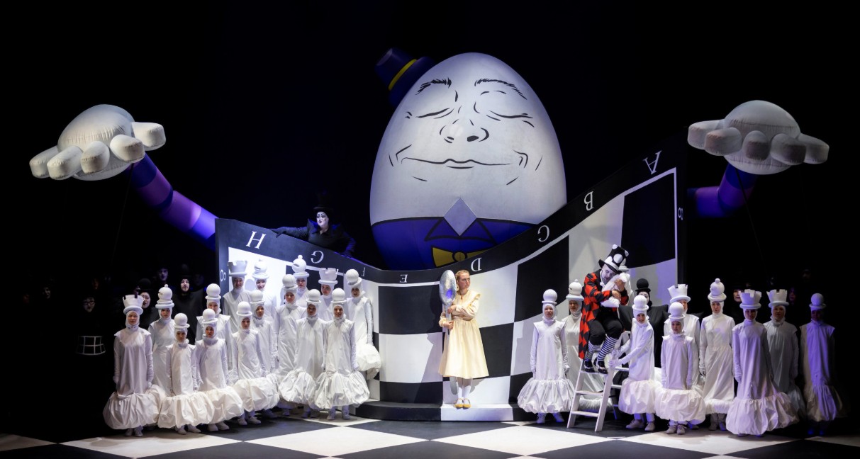 Алиса в Зазеркалье - Оперный театр