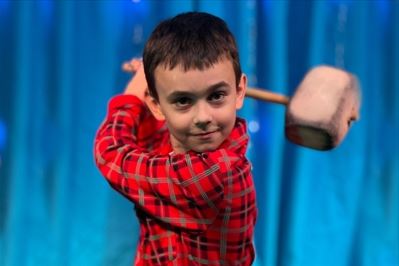 Один дома - Открытая сцена