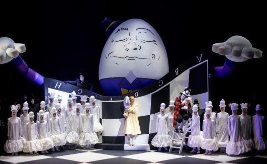 Алиса в Зазеркалье - Оперный театр