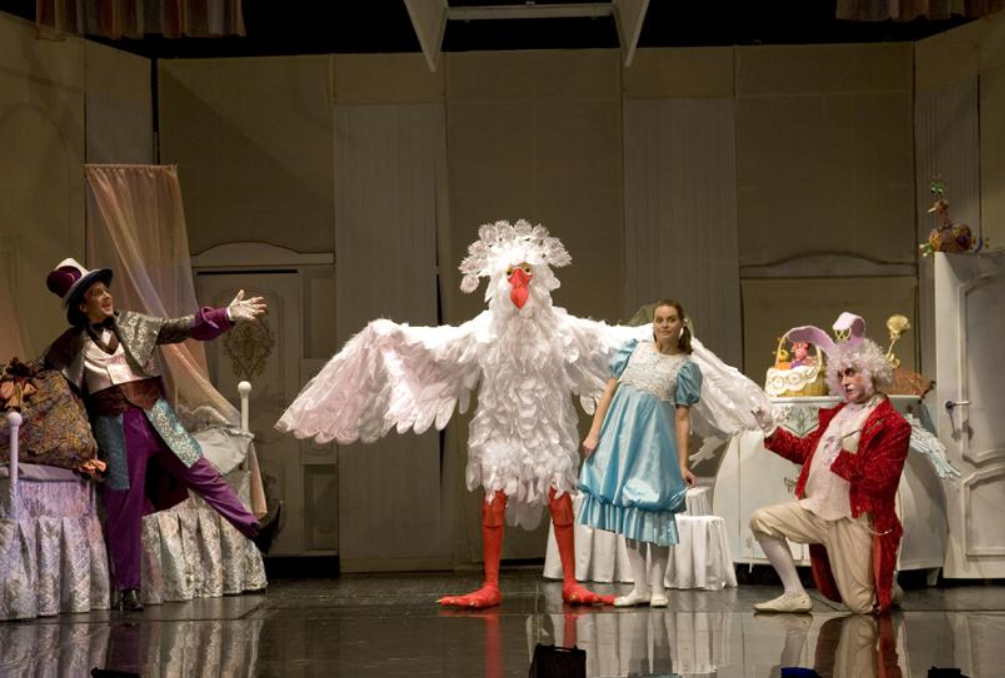 Алиса в Театре Кукол