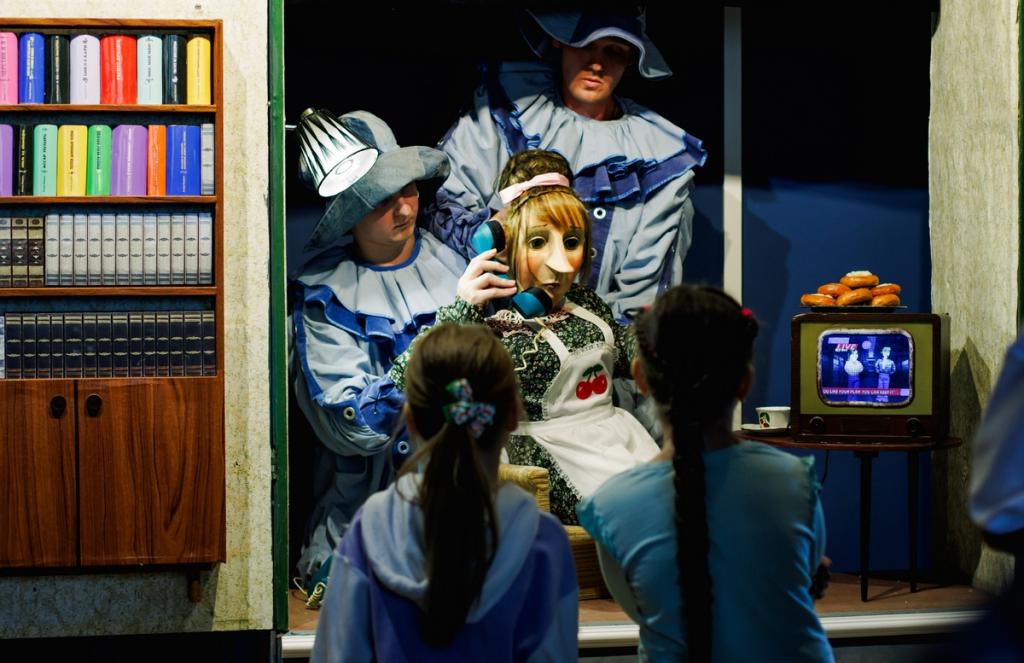 Путешествие с Петрушкой в Театре Кукол