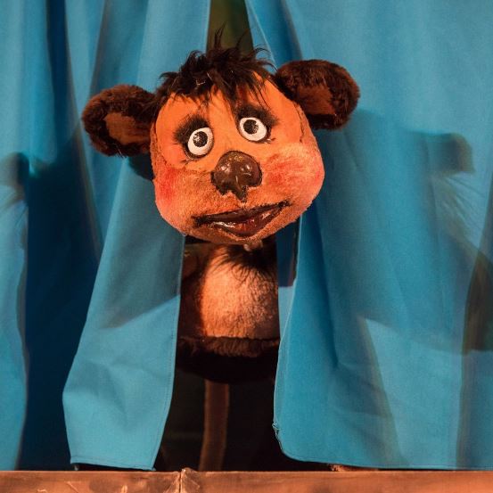 Кто сидит в пруду в театре “Открытая сцена”