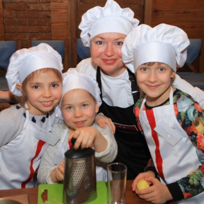 Начинаем летний курс школы юных поваров!
