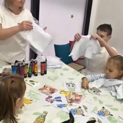 Мастер-класс по росписи футболок в студии детских праздников "МЕЧТЫ"