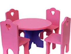 ⁣Кукольная мебель: стол и 4 стула, розовые
