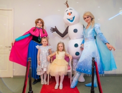 Эльза, Анна и Олаф - новые костюмы и лучшие актёры для детей, влюблённых в "Холодное сердце так же сильно, как и мы!