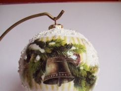 Мастер-класс "Декупаж новогоднего шара" из дерева 