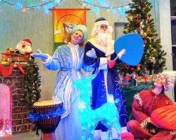 Барабанный Дед Мороз и Снегурочка с бубном исполнения желаний