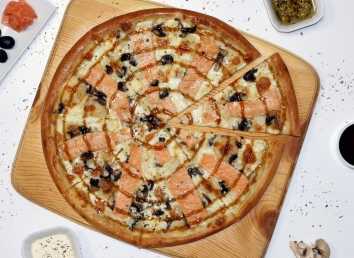Пицца "Нежный лосось"