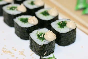 Ролл "Чукка маки" (с чукой)