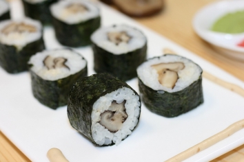 Ролл "Шиитаки маки"