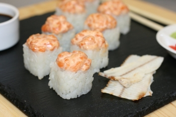 Ролл "Фила острая с угрём"