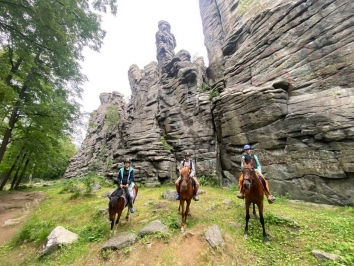 Конный поход на скалы "7 Братьев"