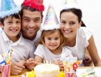 Почему важно устраивать семейные праздники регулярно?