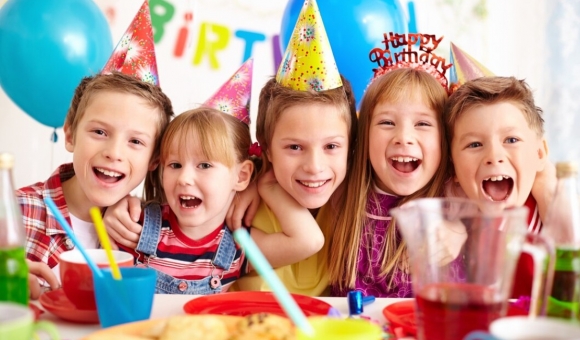 Детские праздники в Москве 🎉 - заказать организацию детского дня рождения от агентства АрчиШоу